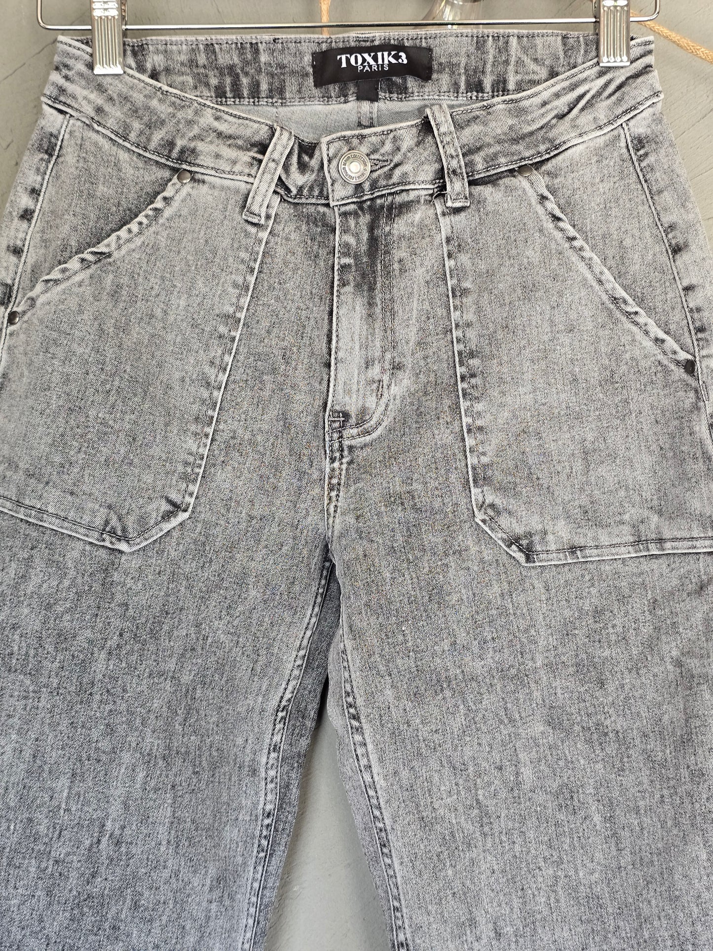 JEANS Grå tvätt Vida raka ben