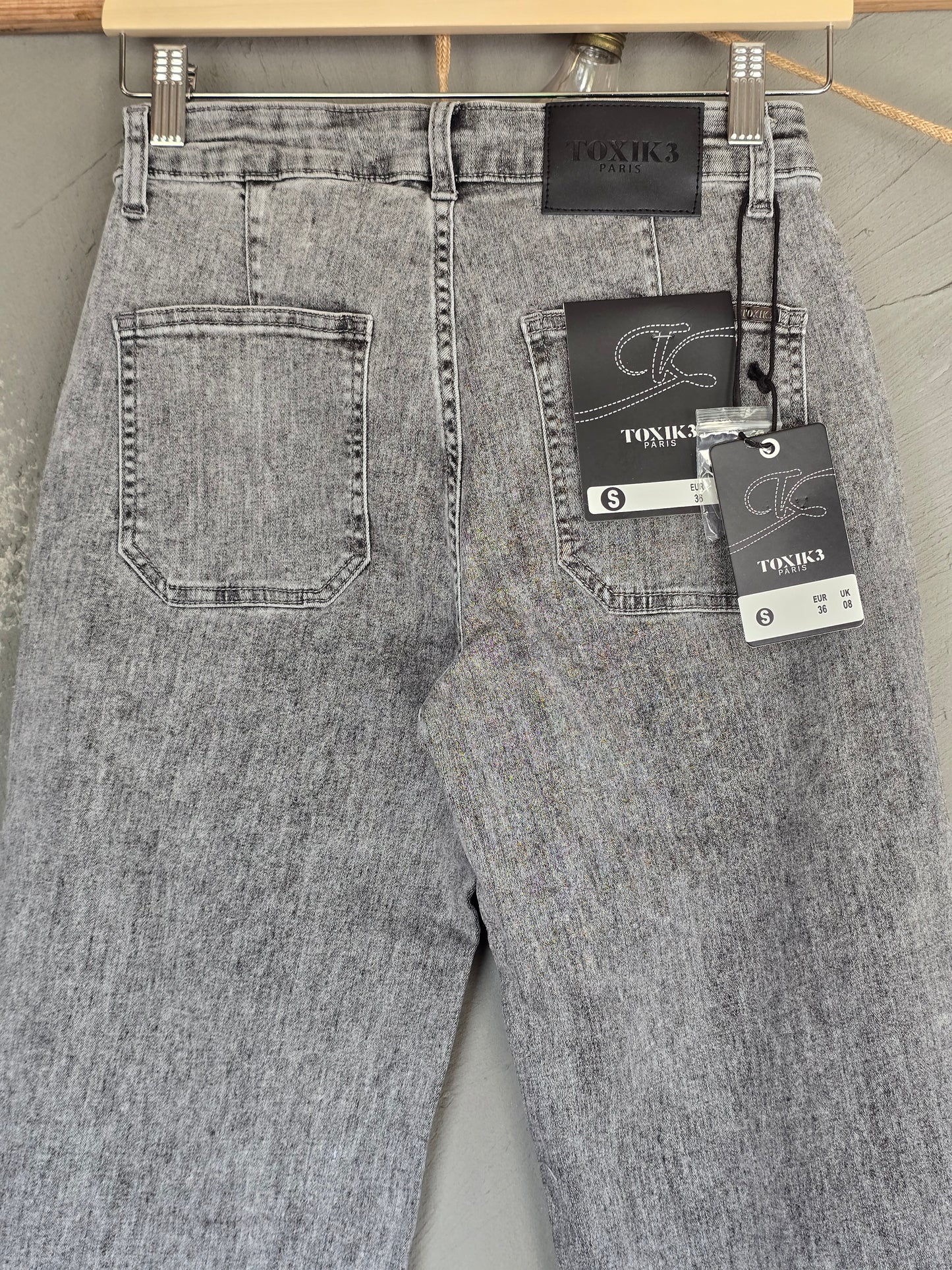 JEANS Grå tvätt Vida raka ben