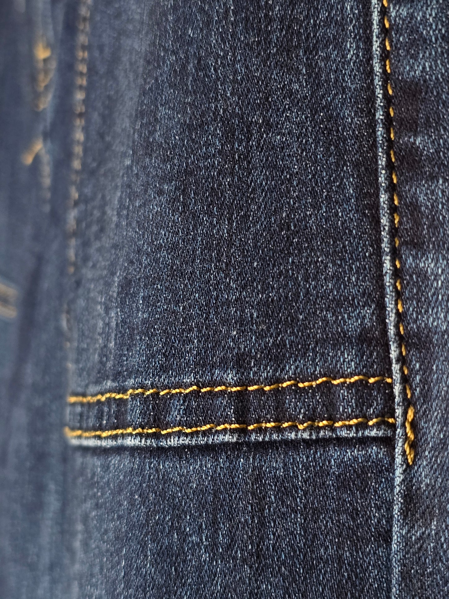 JEANS Mörk tvätt Vida raka ben (inkommer igen v35)