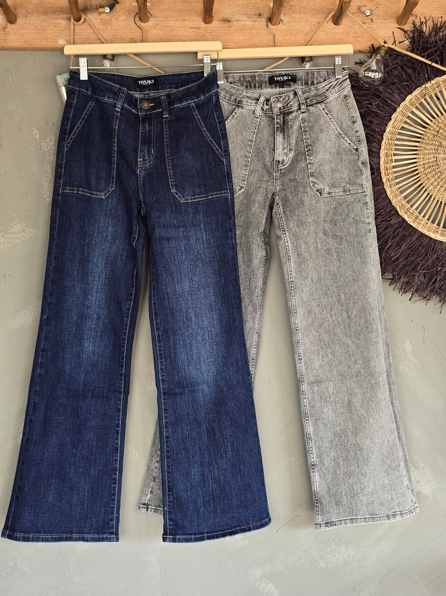 JEANS Mörk tvätt Vida raka ben (inkommer igen v35)