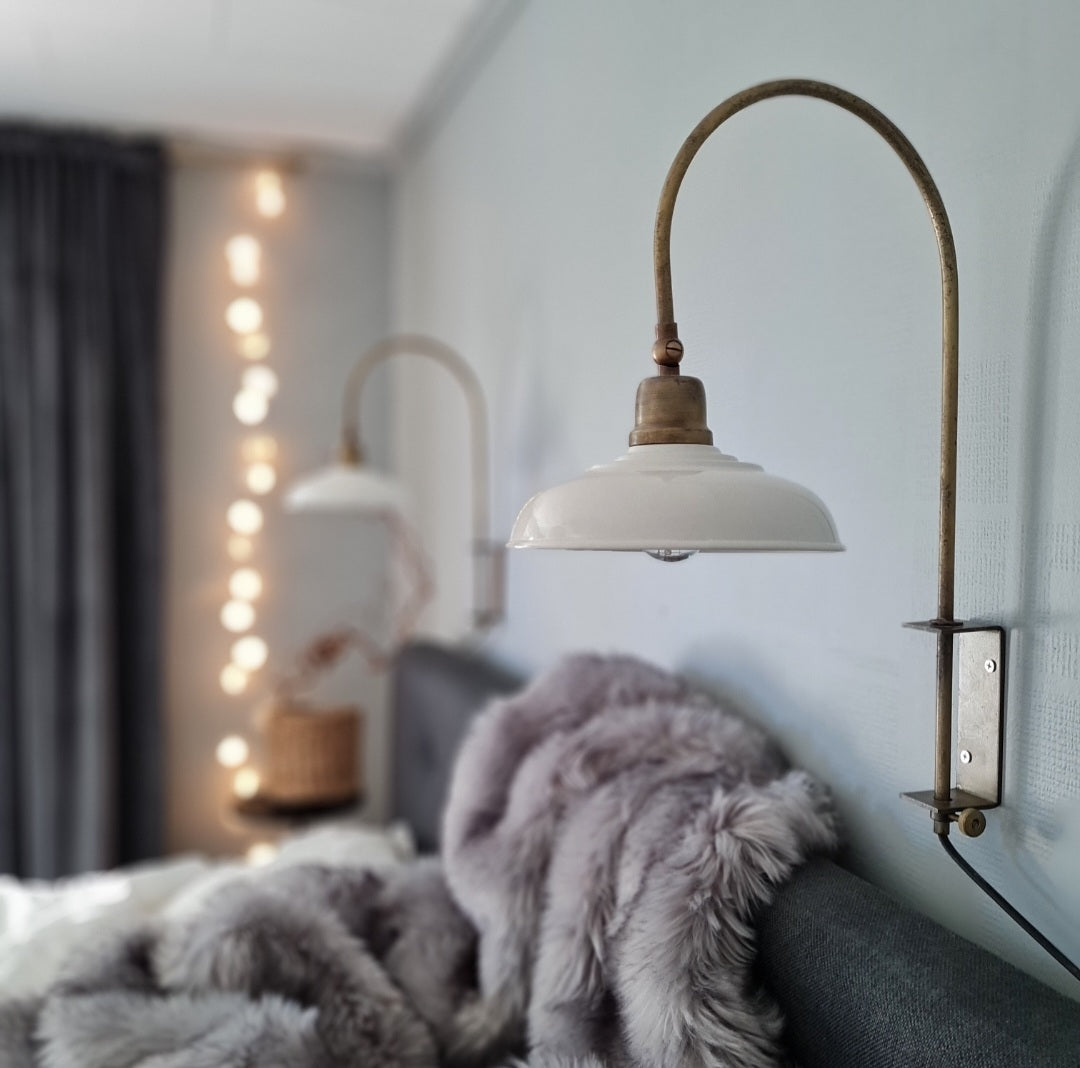 VÄGGLAMPA svart