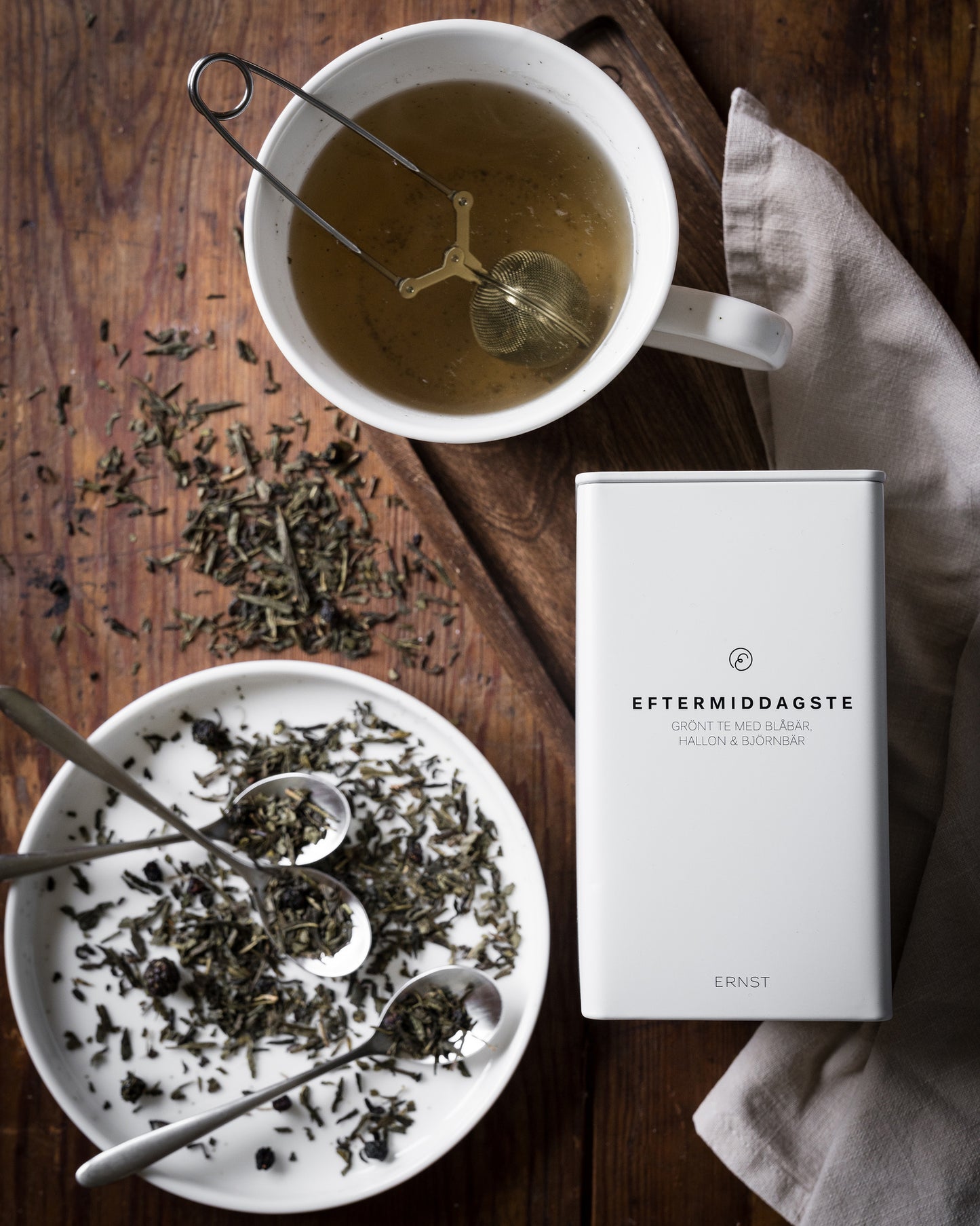 PLÅTBURK med te eftermiddag