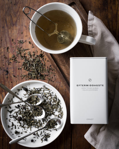 PLÅTBURK med te eftermiddag