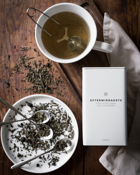 PLÅTBURK med te eftermiddag