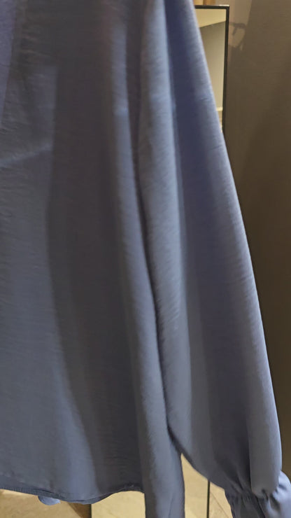 BLUS med Volangkant Blå