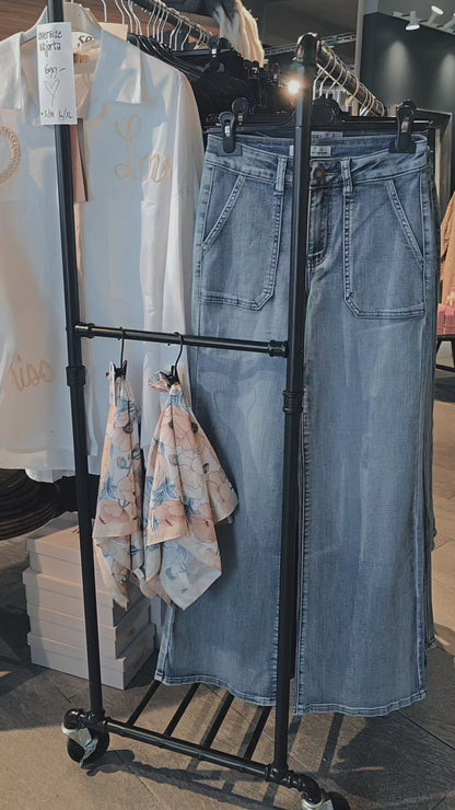 JEANS Ljusblå tvätt Vida raka ben