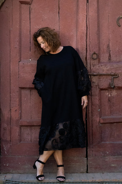 KLÄNNING Svart Spets