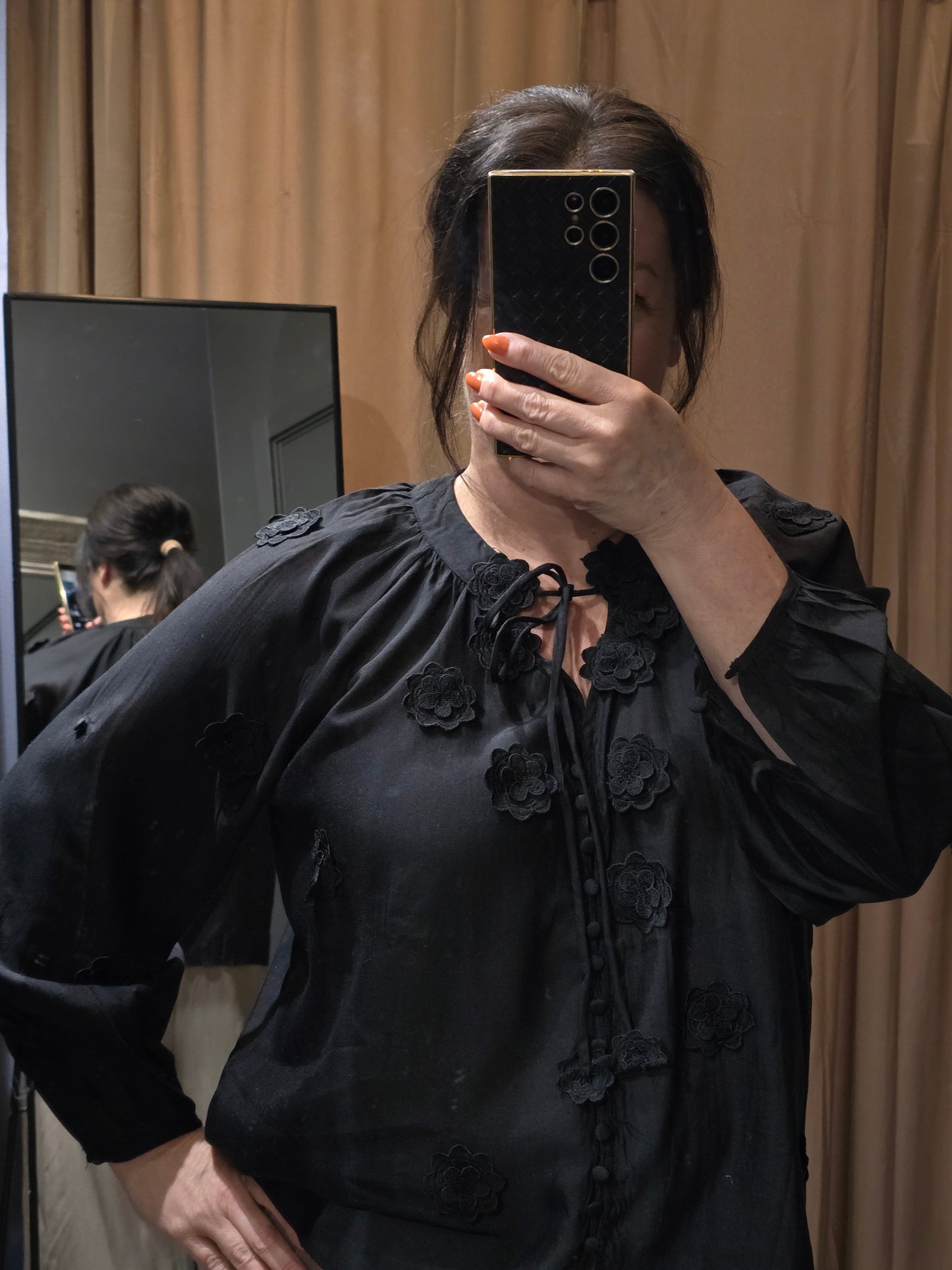 BLUS Flower Svart