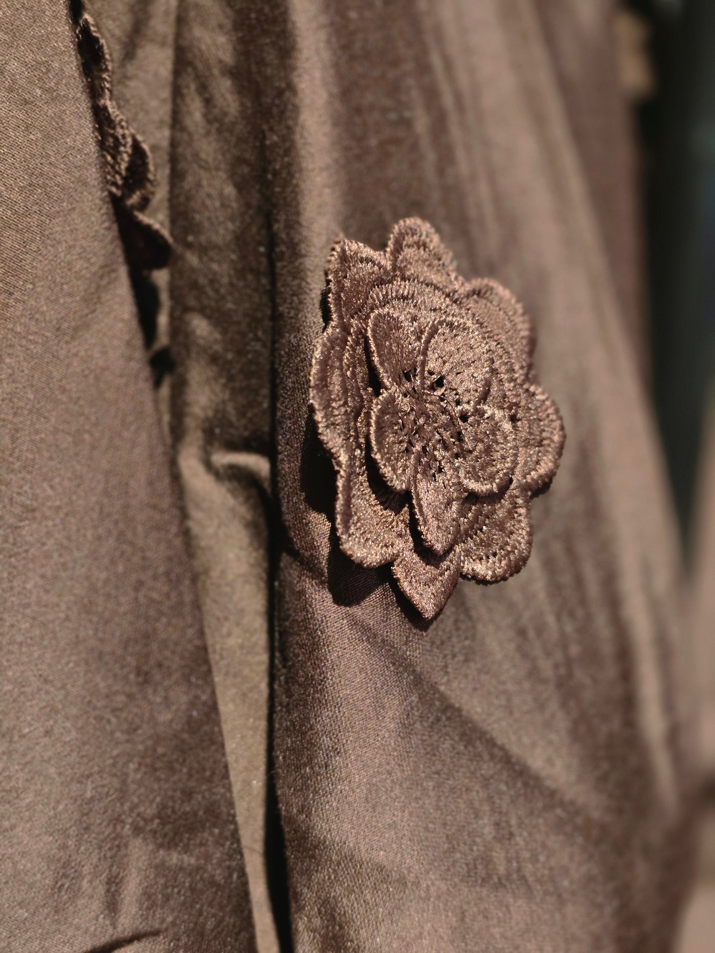 BLUS Flower Brun
