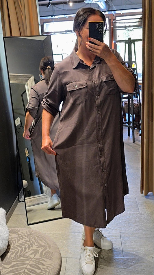 JEANSKLÄNNING Espresso (inkommer snart igen)
