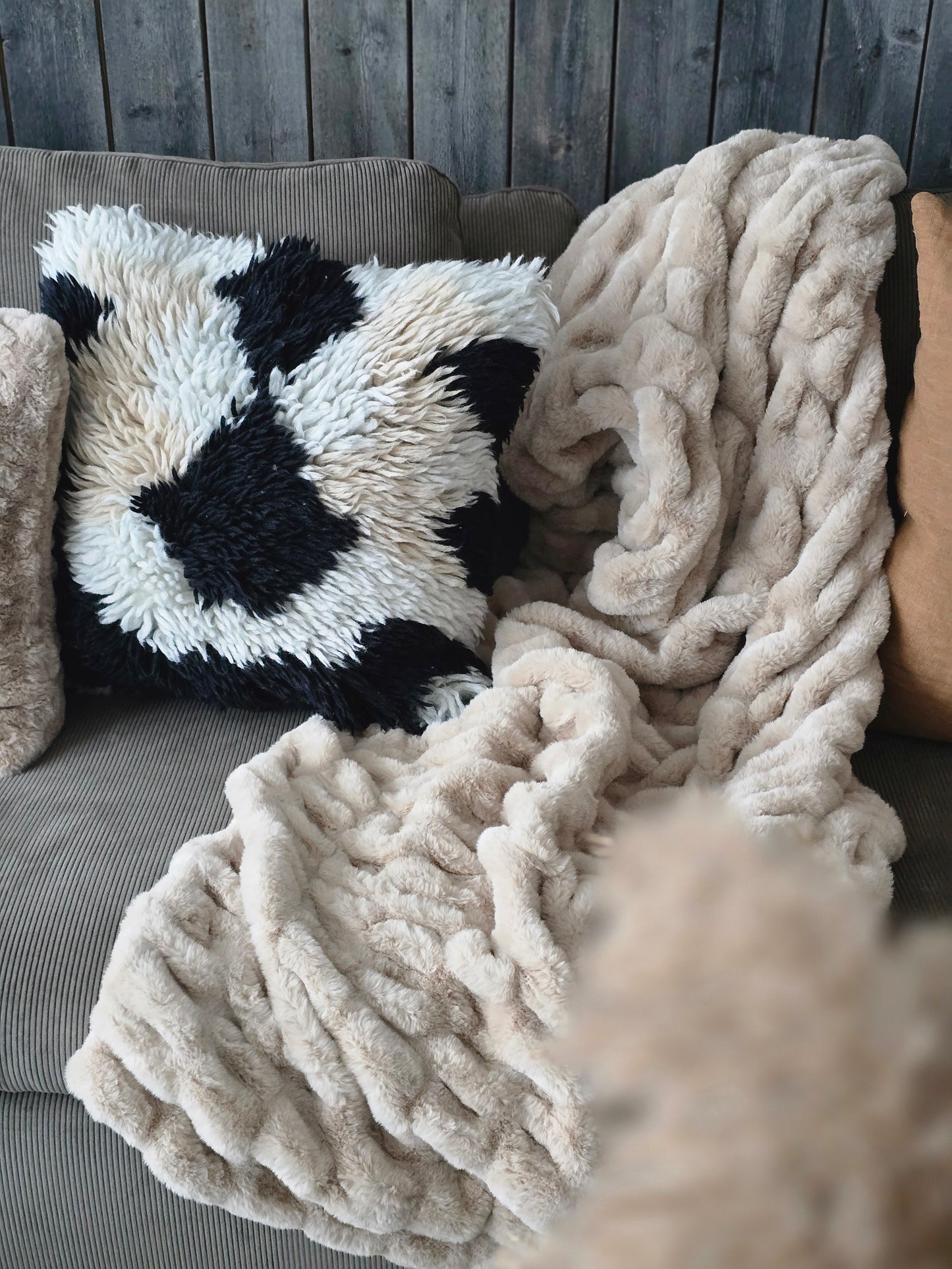 PLÄD Fluffy Fuskpäls Beige